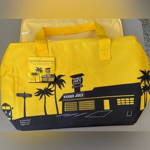 Trader Joe’s Yellow large insulated bag : new with tags